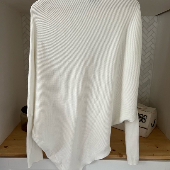 WHITE VICI sweater - Picture 4 of 7